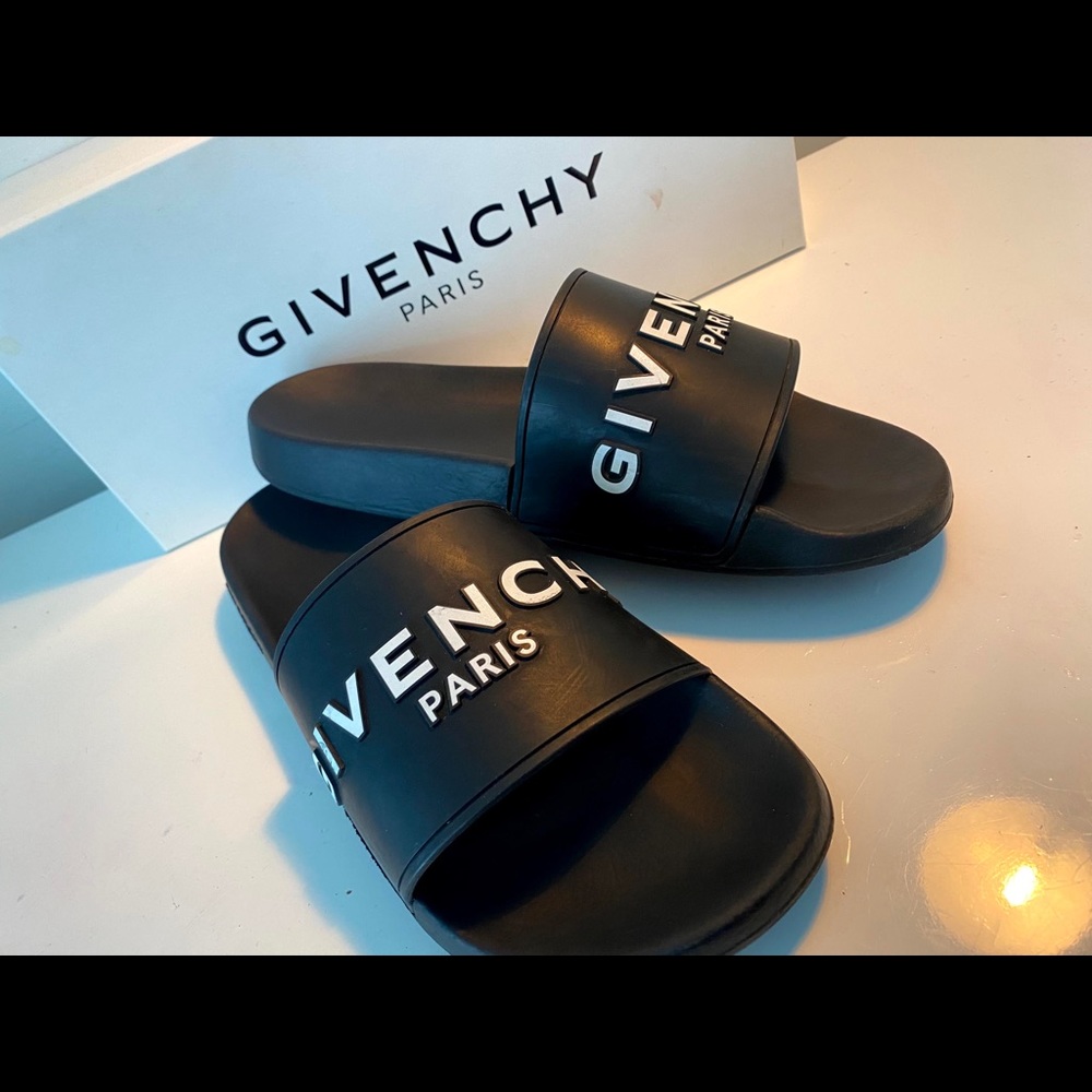 black Givenchy slides - Picture 3 of 7